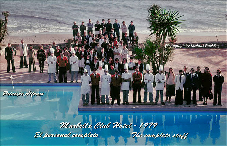 El personal completo con Principe Alfonso hace 25 años
  The complete staff with Prince Alfonso 25 years ago ! 